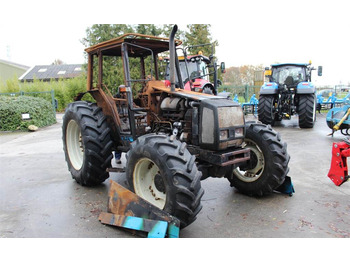 Tracteur agricole VALTRA 900