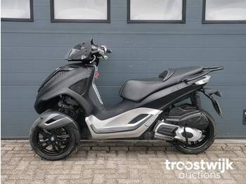 Piaggio 300cc motorscooter - Motocyclette