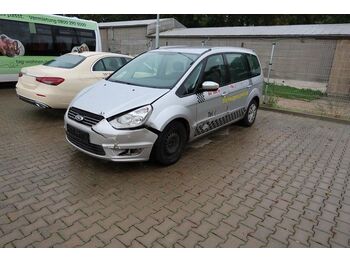 Voiture Ford Galaxy mit Wildschaden