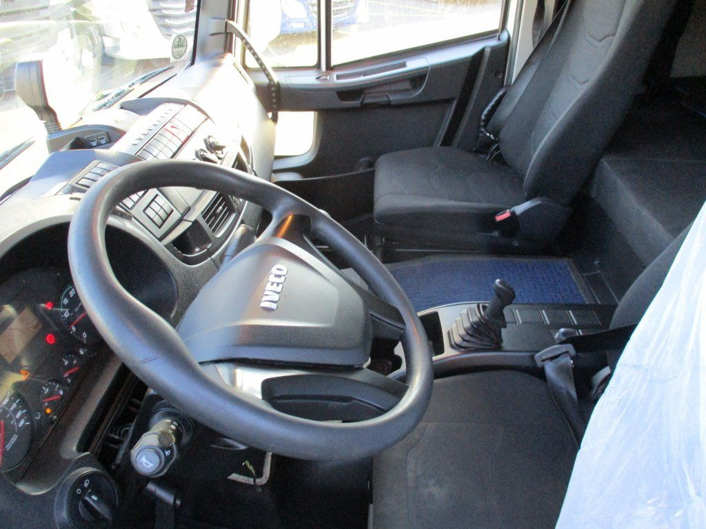 Camion à rideaux coulissants Iveco 190E28 EURO 6: photos 15