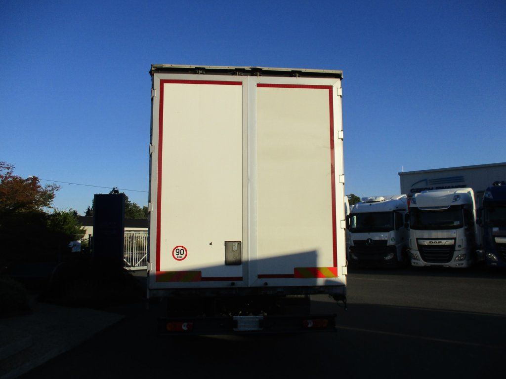 Camion à rideaux coulissants Iveco 190E28 EURO 6: photos 6