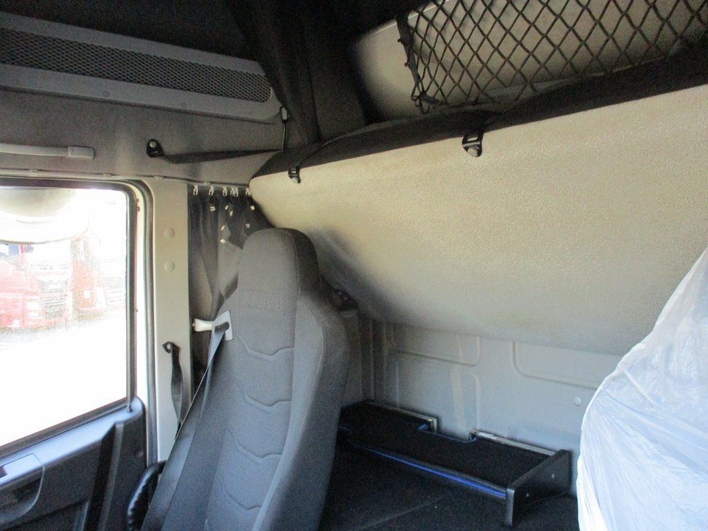 Camion à rideaux coulissants Iveco 190E28 EURO 6: photos 19