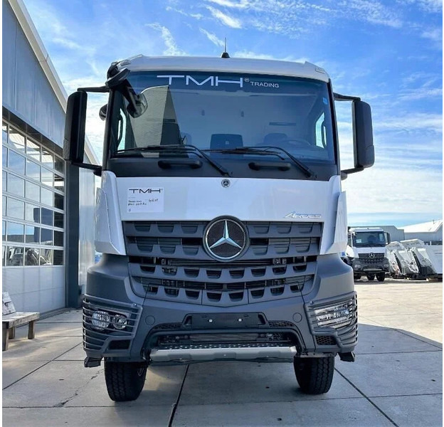 Camion benne neuf Mercedes-Benz Arocs 4140 K 8x4 Tipper Truck (70 units): photos 5