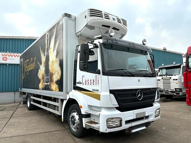 Camion isothermique Mercedes-Benz Axor 1828 4x2 WITH THERMOKING SPECTRUM TS D/E COOLER (378.500 KM ORIGINAL) (EURO 3 / MANUAL GEARBOX / AIRCONDITIONING): photos 3