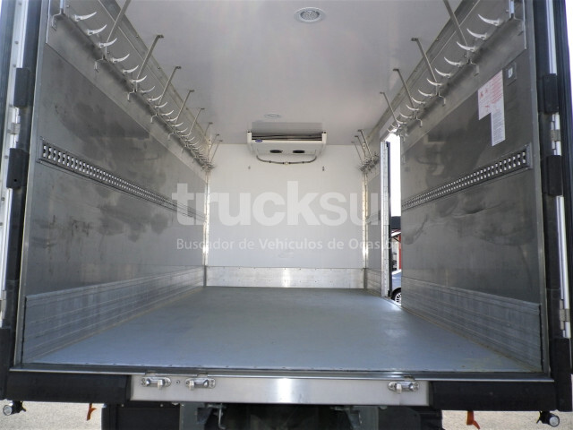 Camion frigorifique RENAULT D250.12: photos 5