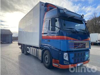 Camion fourgon Volvo FH6x2: photos 1