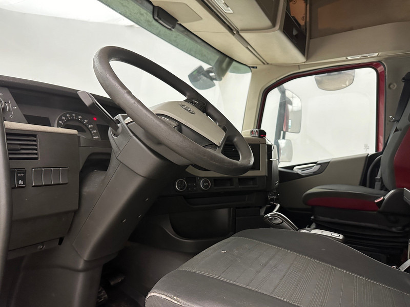 Camion à rideaux coulissants Volvo FH 420 Globetrotter - 6x2: photos 13