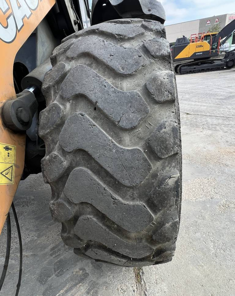 Chargeuse sur pneus CASE 621 G XT: photos 18