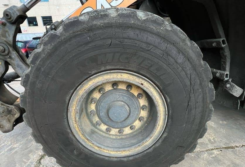 Chargeuse sur pneus CASE 621 G XT: photos 17