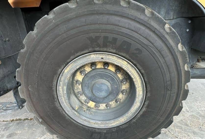 Chargeuse sur pneus CASE 621 G XT: photos 15