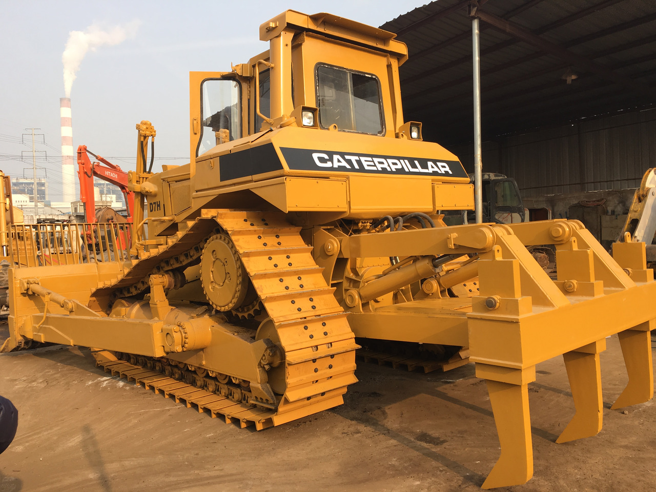 Bulldozer neuf Famous brand CATERPILLAR D7H in good condition on sale: photos 2