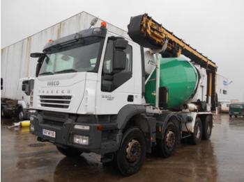 Toupie béton Iveco Trakker 360