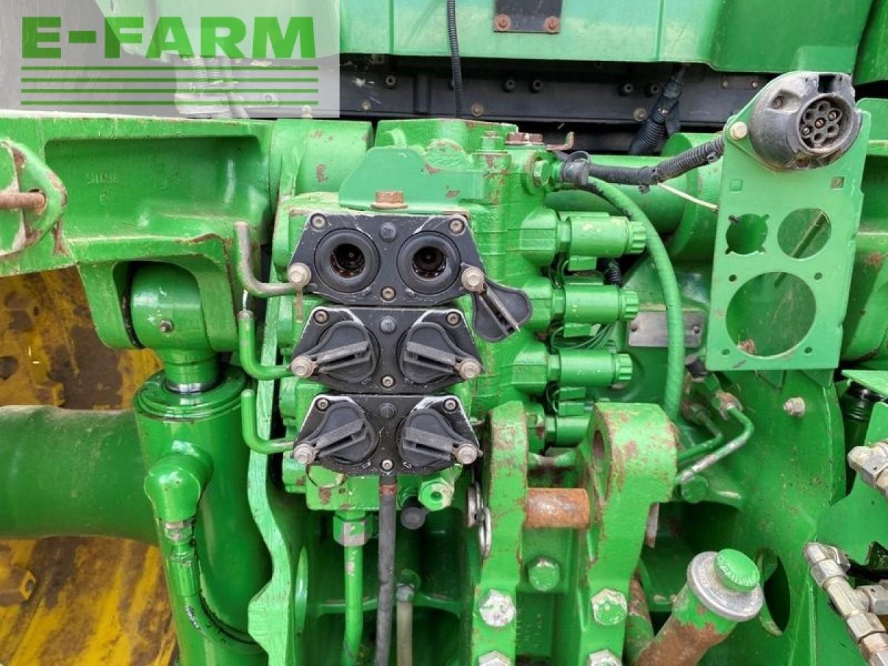 Tracteur agricole John Deere 8120 (500 hours new (reman) 8,1 l engine): photos 27