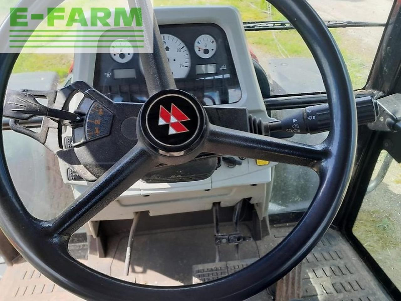 Tracteur agricole Massey Ferguson 5455 dyna-4: photos 14