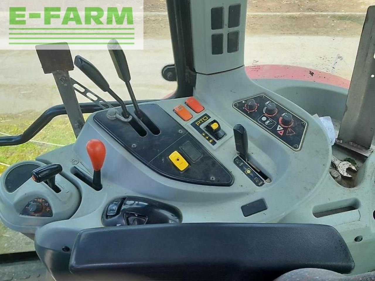 Tracteur agricole Massey Ferguson 5455 dyna-4: photos 13