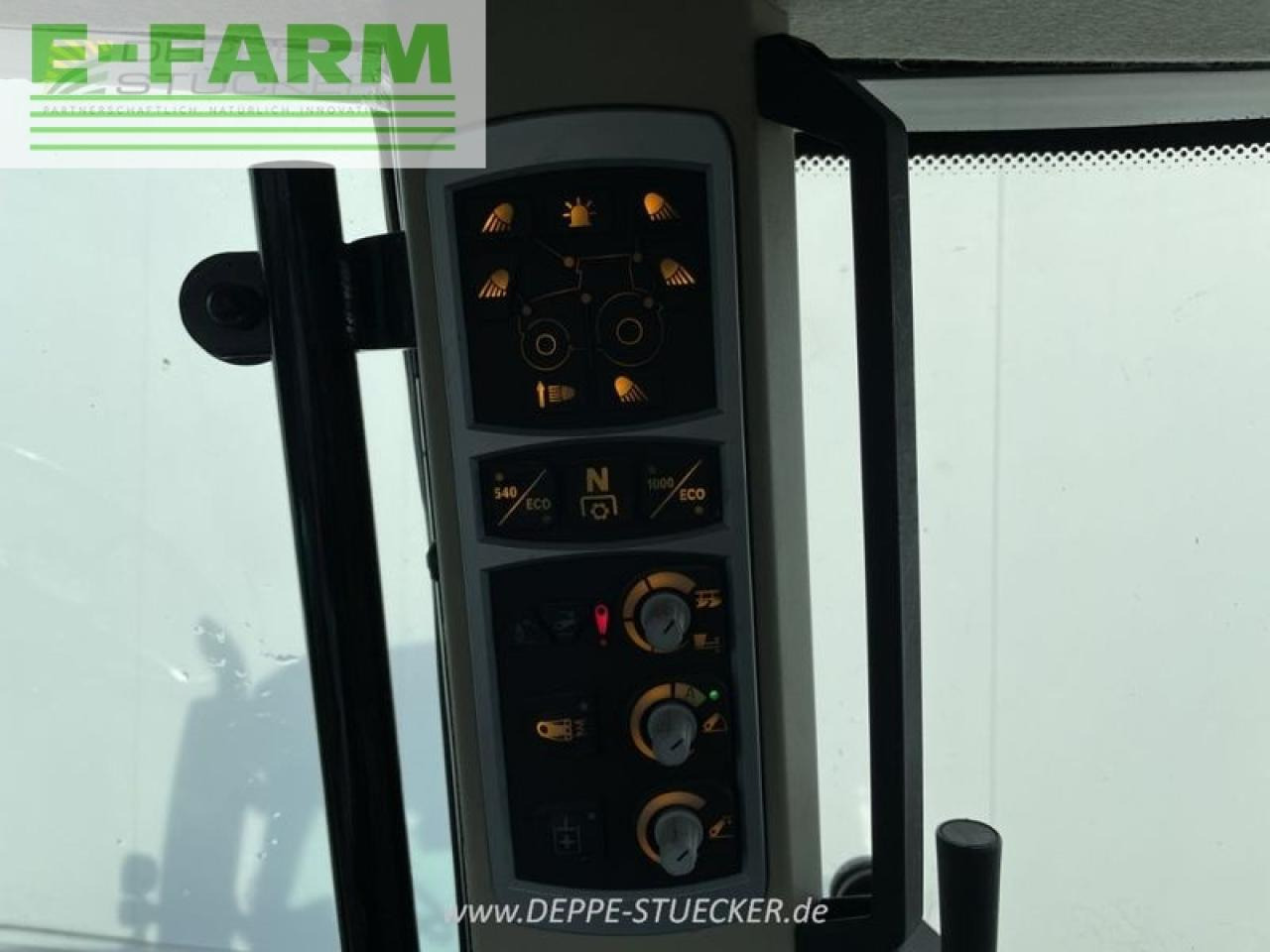 Tracteur agricole Massey Ferguson 7716 dyna-vt: photos 9