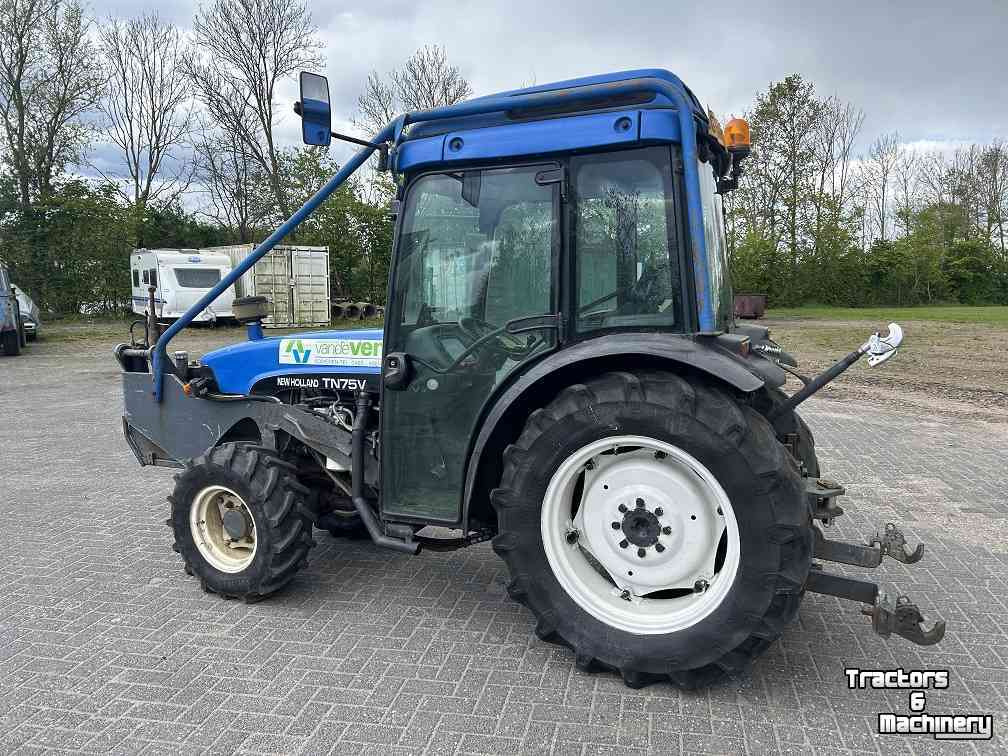 Tracteur agricole New Holland TN75 V smalspoor tractor: photos 2