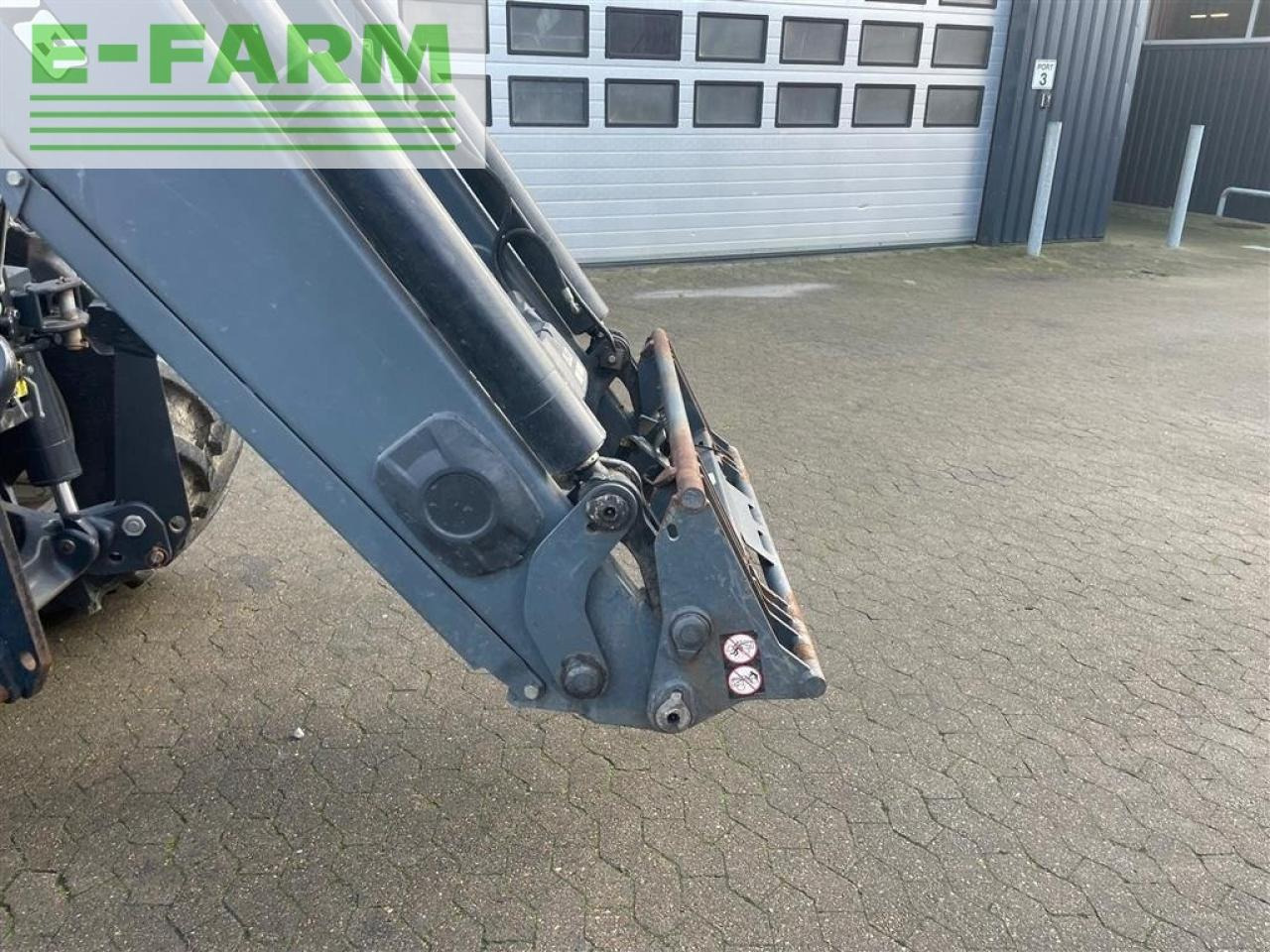 Tracteur agricole New Holland t7.220 med alø frontlæsser: photos 2