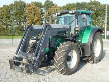 Valtra N142V - Tracteur agricole