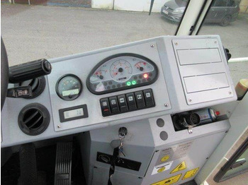 Mafi T230 - Tracteur portuaire: photos 3