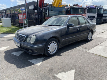 Voiture MERCEDES-BENZ