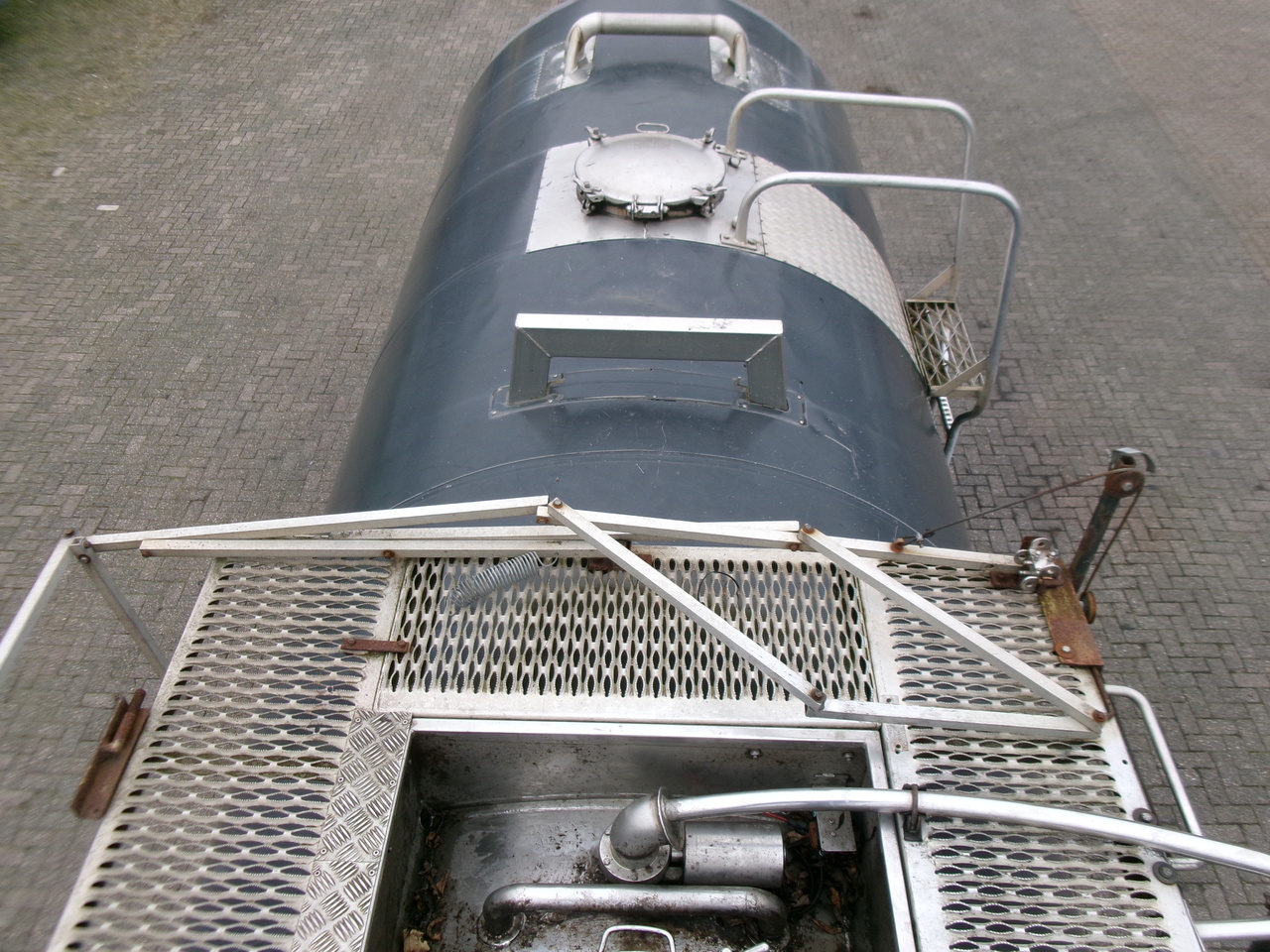 Semi-remorque citerne pour transport de produits chimiques Magyar Chemical tank inox 37.4 m3 / 1 comp / ADR 30/11/2023: photos 11