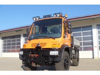 Camion plateau UNIMOG U500