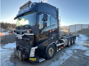 Camion ampliroll VOLVO FH 540