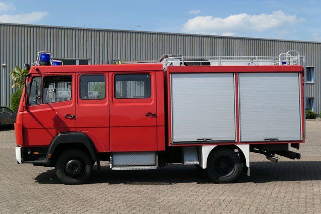 Camion de pompier, Utilitaire double cabine Mercedes-Benz 814 F/Feuerwehr/Pumpe/9 Sitze: photos 2