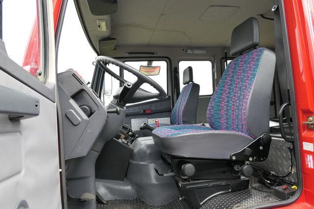 Camion de pompier, Utilitaire double cabine Mercedes-Benz 814 F/Feuerwehr/Pumpe/9 Sitze: photos 12