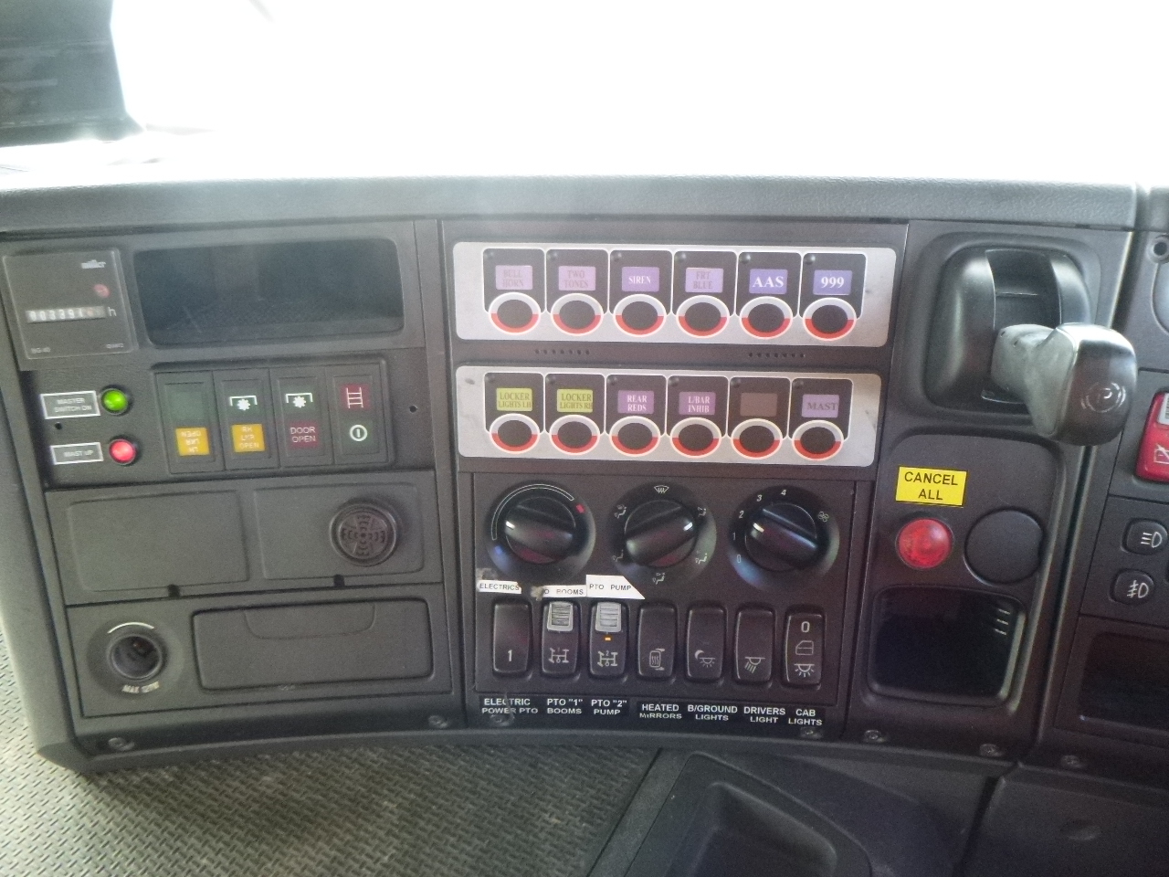 Camion de pompier Scania P310 6x2 RHD fire truck + pump, ladder & manlift: photos 31