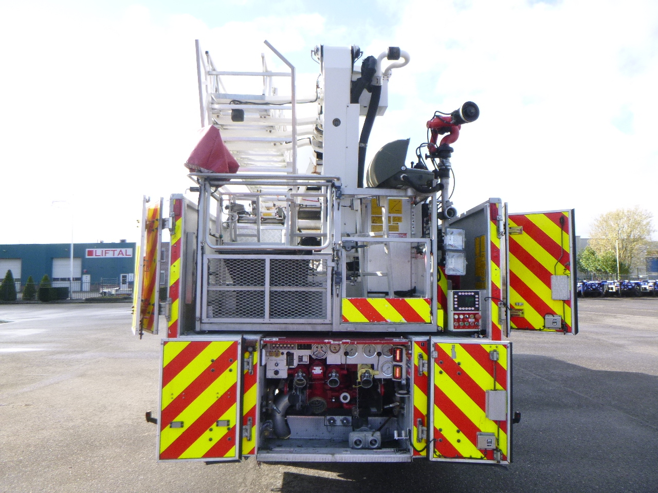 Camion de pompier Scania P310 6x2 RHD fire truck + pump, ladder & manlift: photos 12