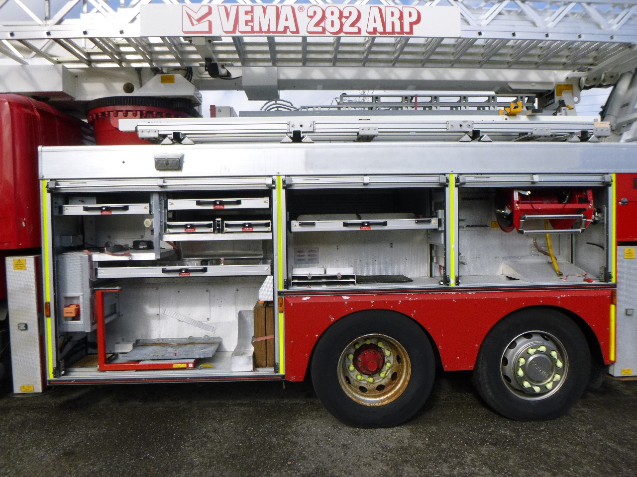Camion de pompier Scania P310 6x2 RHD fire truck + pump, ladder & manlift: photos 14