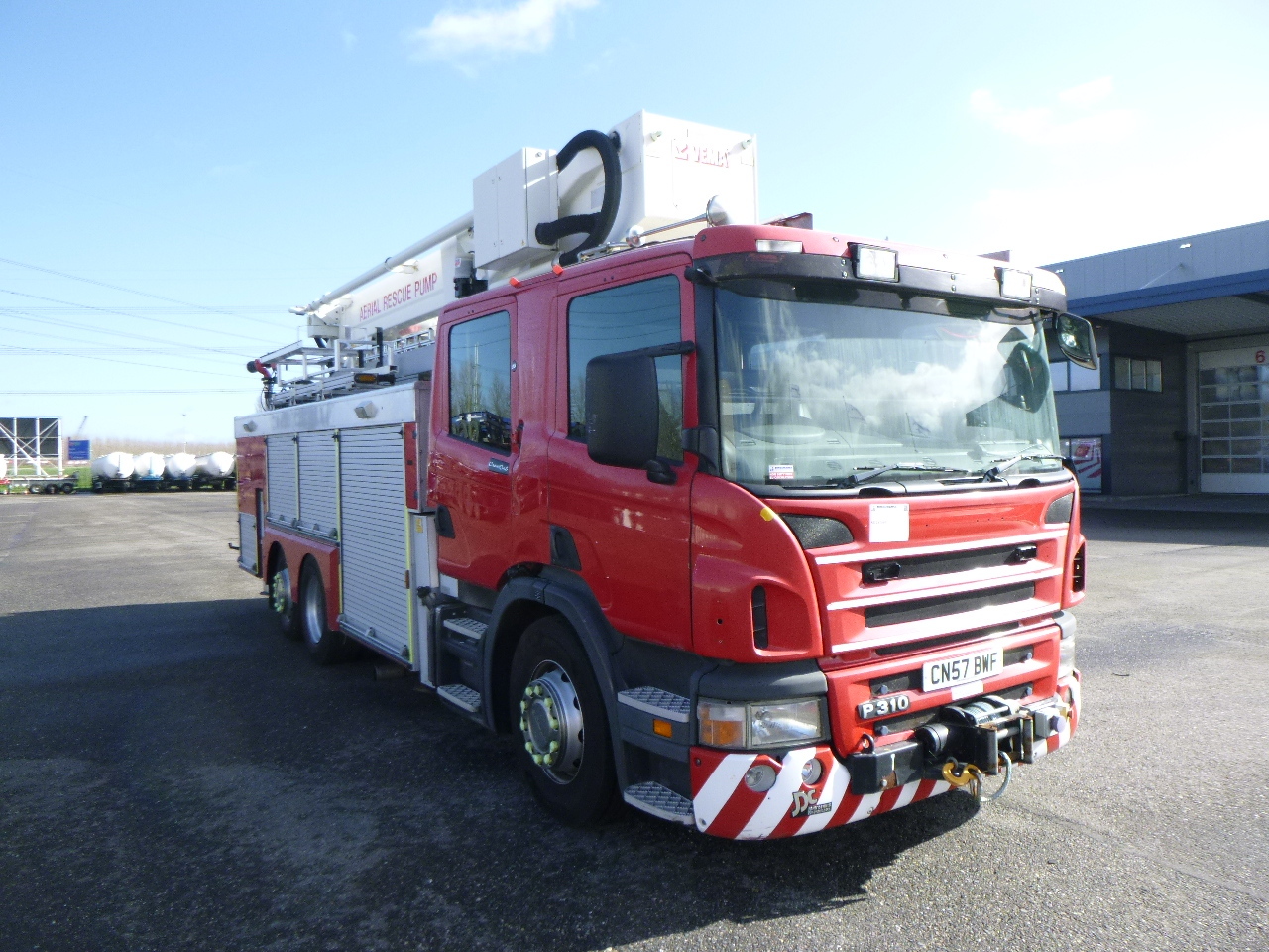 Camion de pompier Scania P310 6x2 RHD fire truck + pump, ladder & manlift: photos 2
