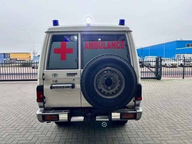 Toyota Landcruiser 4x4 NEW Ambulance - NO Europe Unio!!!! - ONLY EXPORT en crédit-bail Toyota Landcruiser 4x4 NEW Ambulance - NO Europe Unio!!!! - ONLY EXPORT: photos 7