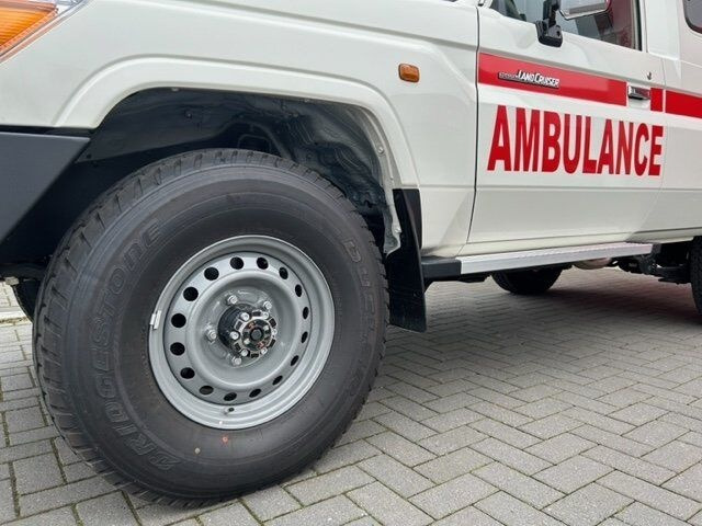 Toyota Landcruiser 4x4 NEW Ambulance - NO Europe Unio!!!! - ONLY EXPORT en crédit-bail Toyota Landcruiser 4x4 NEW Ambulance - NO Europe Unio!!!! - ONLY EXPORT: photos 8