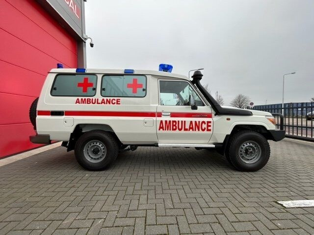 Toyota Landcruiser 4x4 NEW Ambulance - NO Europe Unio!!!! - ONLY EXPORT en crédit-bail Toyota Landcruiser 4x4 NEW Ambulance - NO Europe Unio!!!! - ONLY EXPORT: photos 5