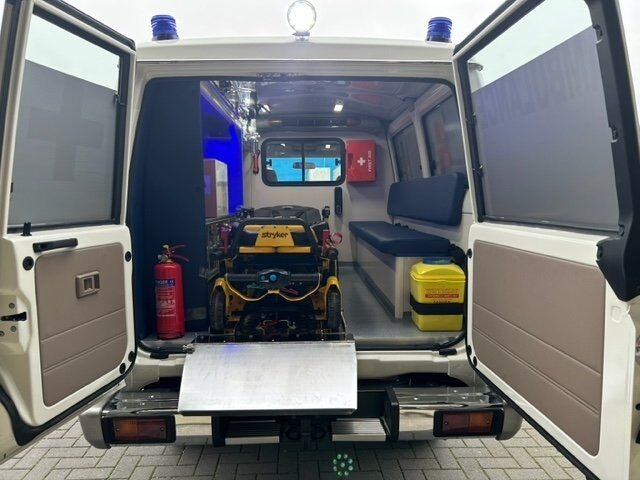 Toyota Landcruiser 4x4 NEW Ambulance - NO Europe Unio!!!! - ONLY EXPORT en crédit-bail Toyota Landcruiser 4x4 NEW Ambulance - NO Europe Unio!!!! - ONLY EXPORT: photos 24