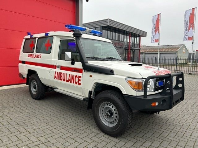 Toyota Landcruiser 4x4 NEW Ambulance - NO Europe Unio!!!! - ONLY EXPORT en crédit-bail Toyota Landcruiser 4x4 NEW Ambulance - NO Europe Unio!!!! - ONLY EXPORT: photos 3