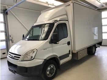 Fourgon grand volume Iveco Daily 35C15
