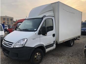 Fourgon grand volume Iveco Daily 35c18