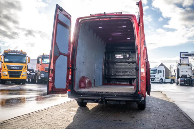 Fourgon utilitaire VW CRAFTER: photos 5