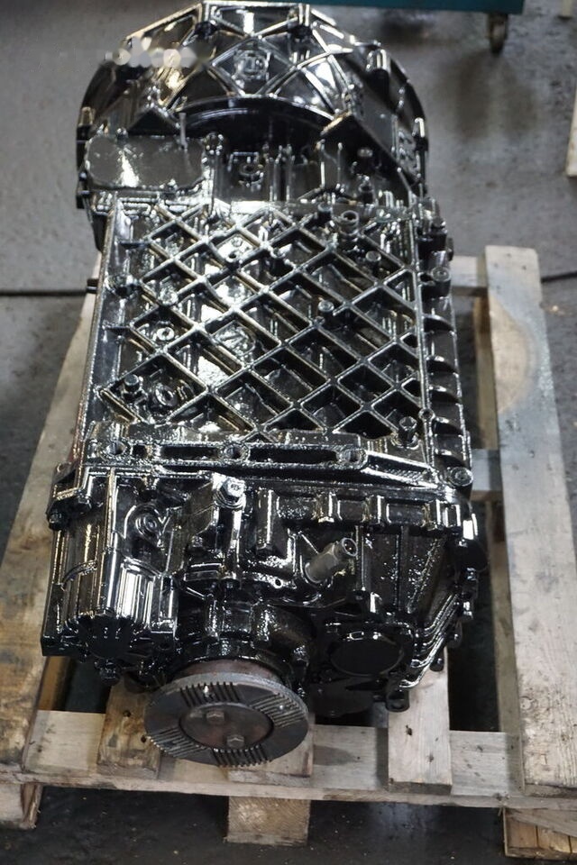 ZF (ZF 16S2220) MAN TGX truck - Boîte de vitesse: photos 5