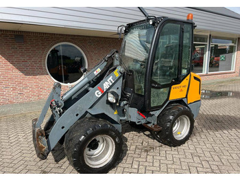 GiANT V 452 T HD - Valet de ferme: photos 1