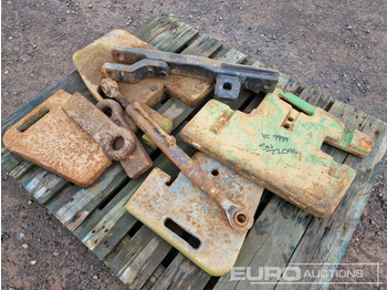 Pallet of Front Weights, Drawbar, Top Link, Towing Eyes - Contrepoids: photos 1