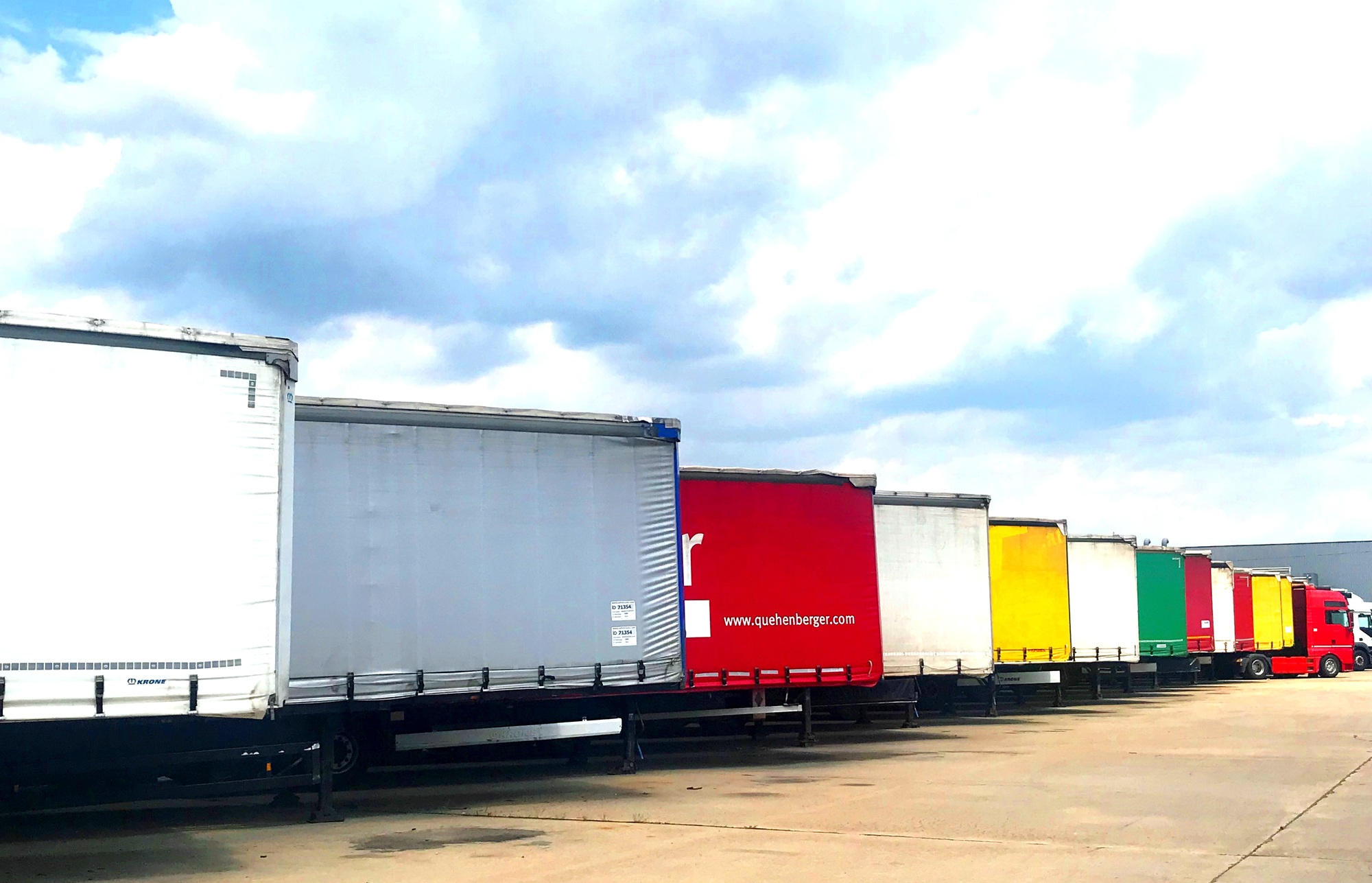 AIC TRUCKS SA - Engins de chantier MERCEDES-BENZ undefined: photos 4