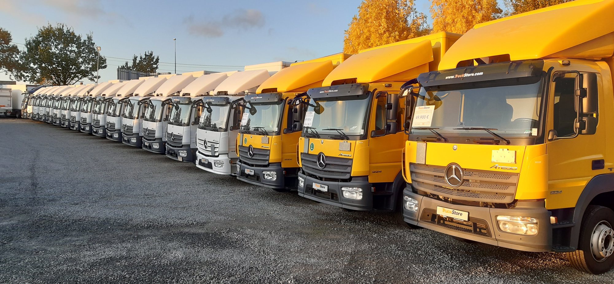 TruckStore Brussels - Camions DAF LF - plate-forme de chargement undefined: photos 1