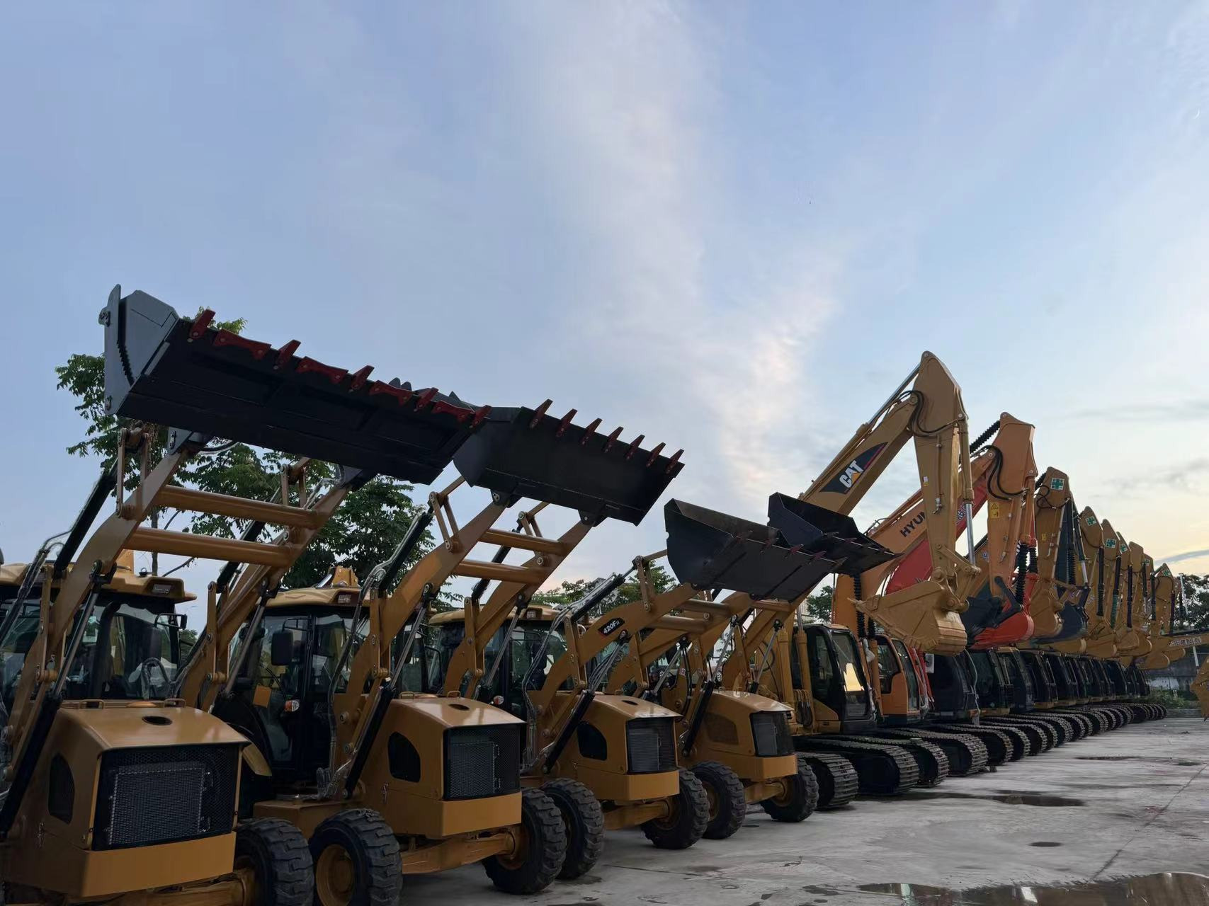 Sunight Development Company Limited - Engins de chantier - diesel undefined: photos 4