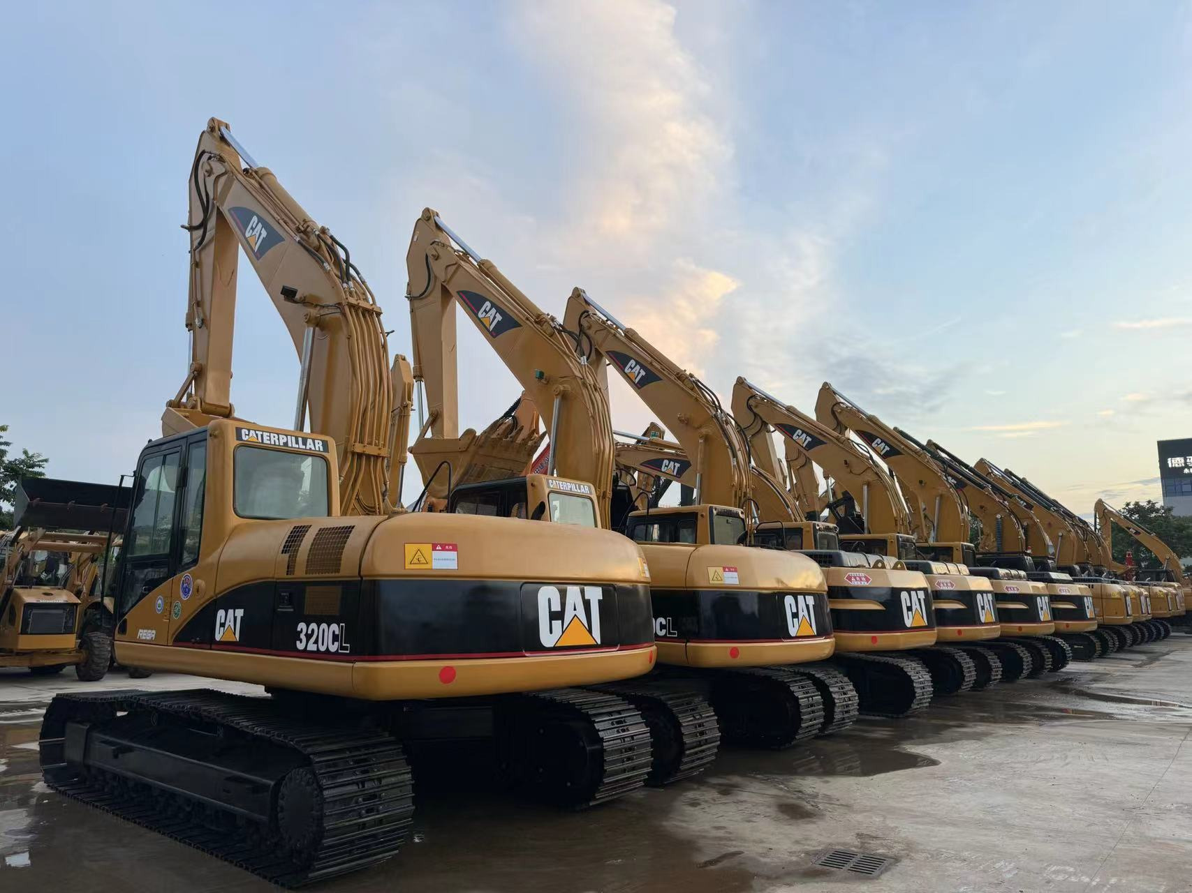 Sunight Development Company Limited - Engins de chantier - diesel undefined: photos 3