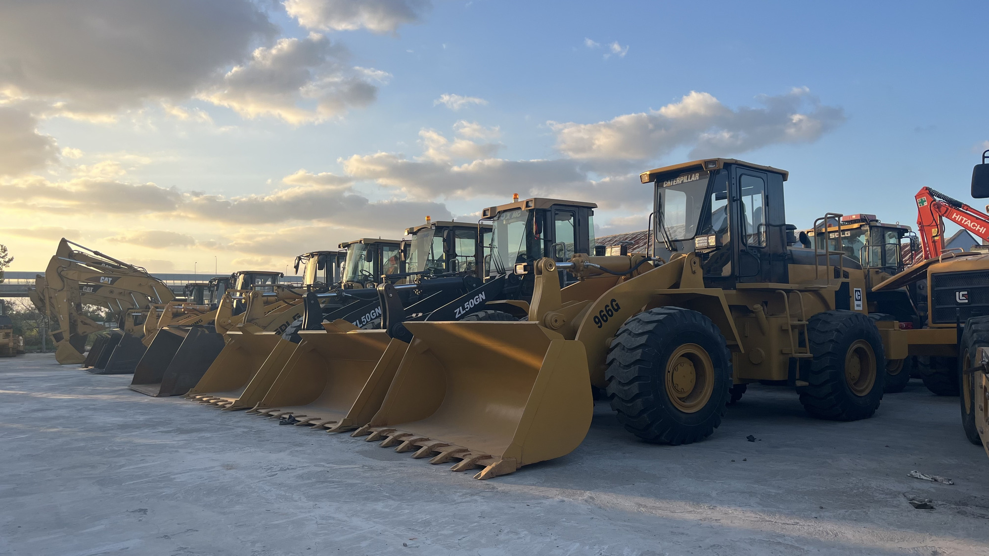 Sunight Development Company Limited - Engins de chantier - diesel undefined: photos 20